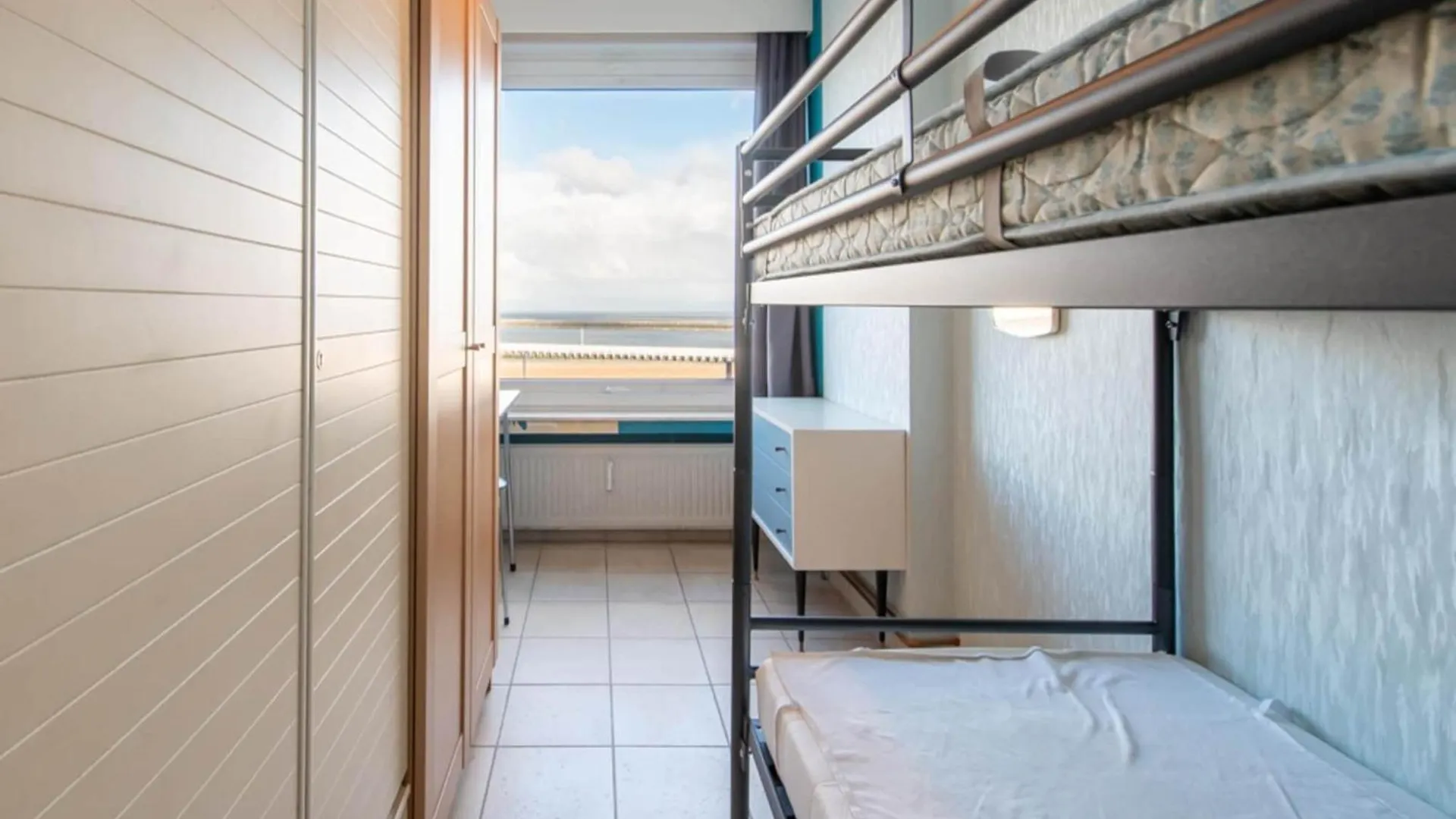 Pretty Apartment With Balcony オステンド